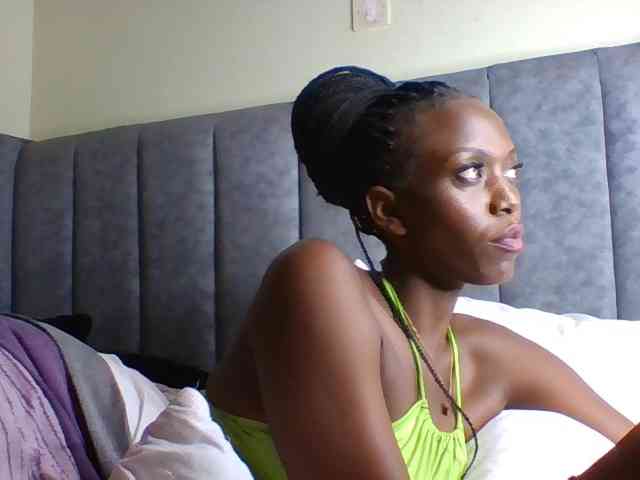 Sexymaya22 webcam