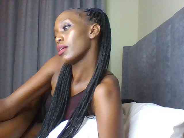 Sexymaya22 webcam