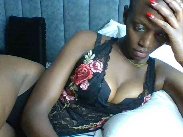 Sexymaya22 webcam