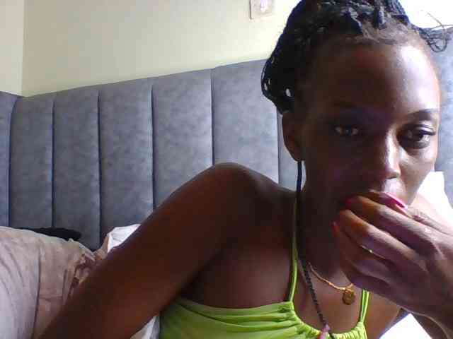 Sexymaya22 webcam