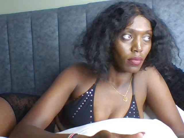 Sexymaya22 webcam