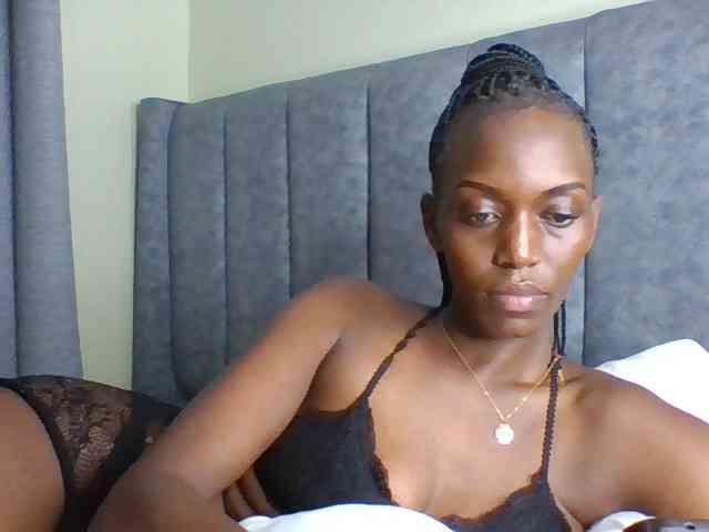 Sexymaya22 webcam