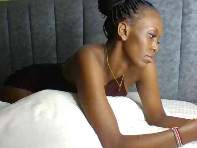 Sexymaya22 webcam