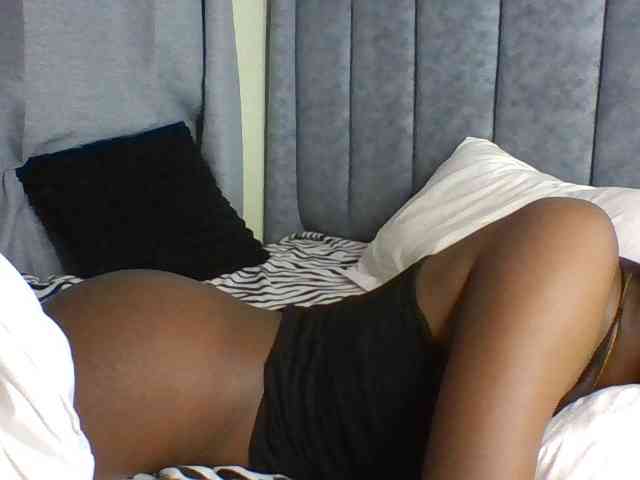 Sexymaya22 webcam