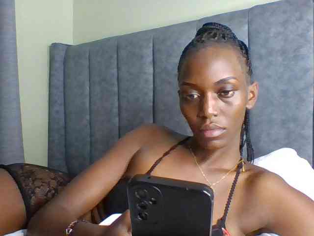 Sexymaya22 webcam