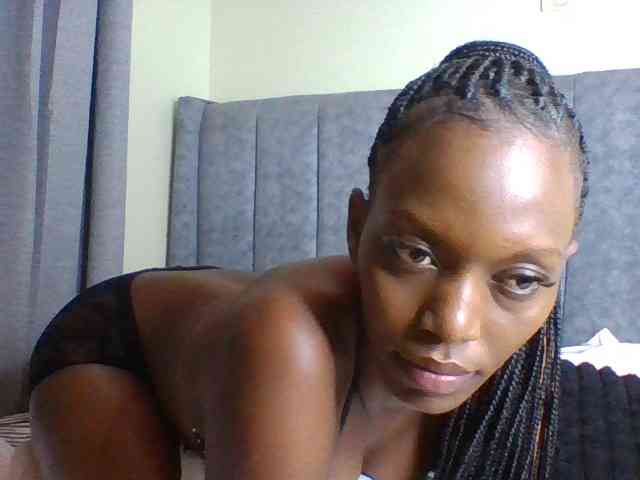 Sexymaya22 webcam