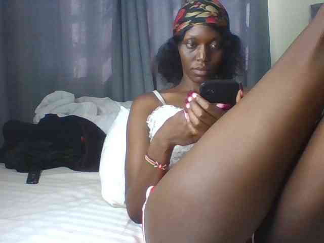 Sexymaya22 webcam