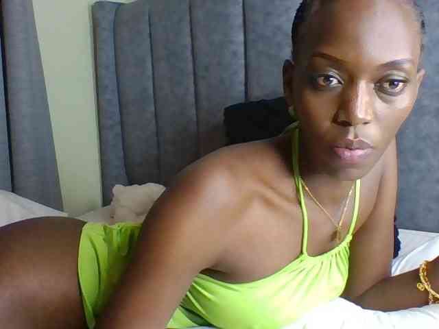 Sexymaya22 webcam