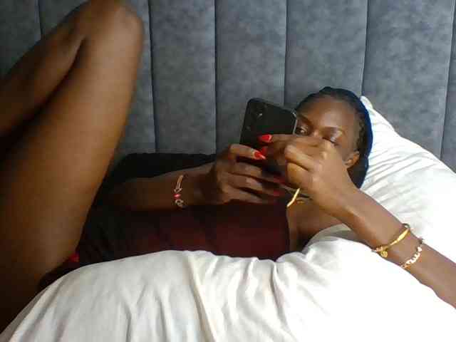Sexymaya22 webcam