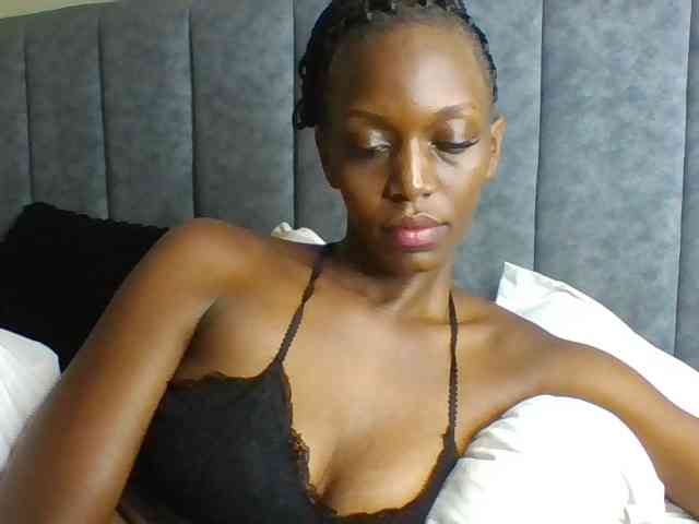 Sexymaya22 webcam