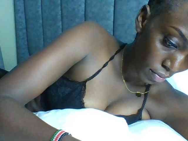 Sexymaya22 webcam