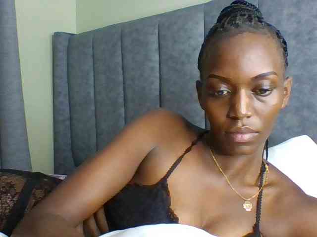 Sexymaya22 webcam
