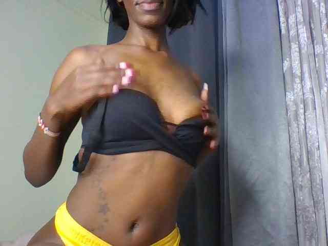 Sexymaya22 webcam