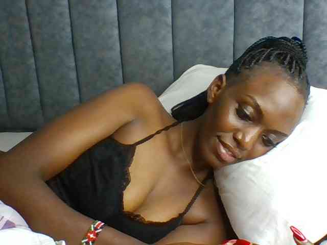 Sexymaya22 webcam