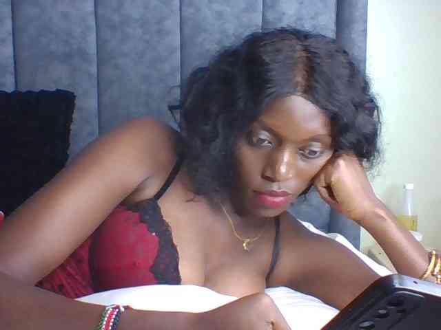 Sexymaya22 webcam
