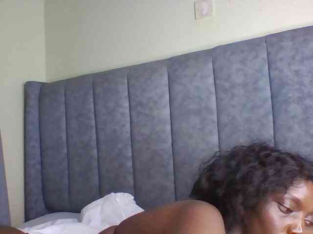 Sexymaya22 webcam