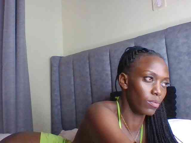 Sexymaya22 webcam
