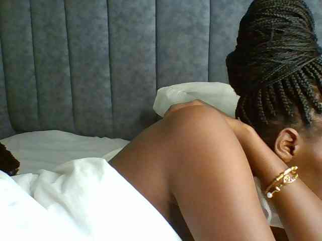 Sexymaya22 webcam