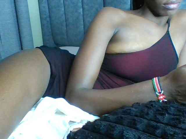 Sexymaya22 webcam