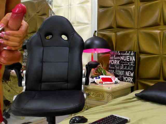 MichelleLarson webcam