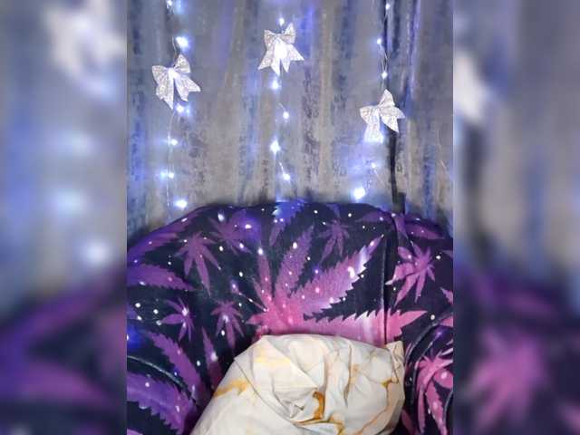 Kelseyy's BongaCams show and profile