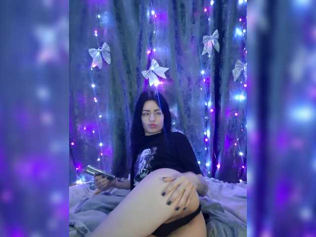 Kelseyy's BongaCams show and profile