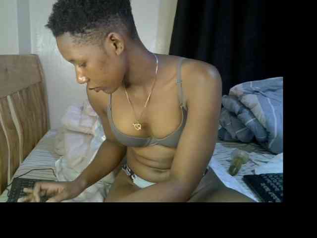 Prettysharlin webcam