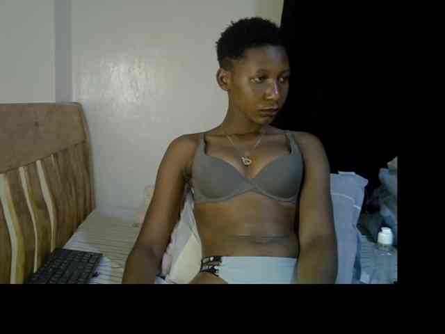 Prettysharlin webcam
