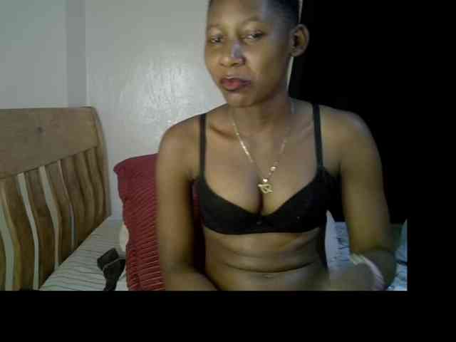 Prettysharlin Live Webcam on BongaCams