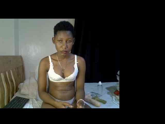 Prettysharlin webcam