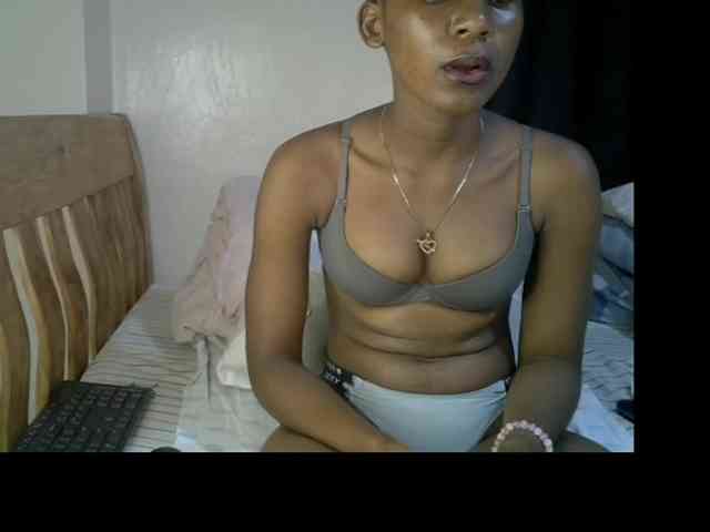 Prettysharlin webcam