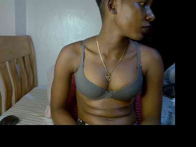 Prettysharlin webcam