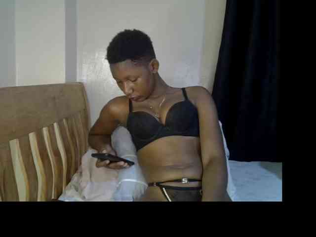 Prettysharlin webcam