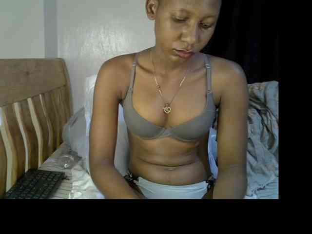 Prettysharlin webcam