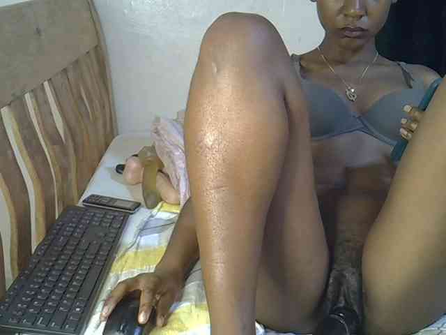 Prettysharlin webcam