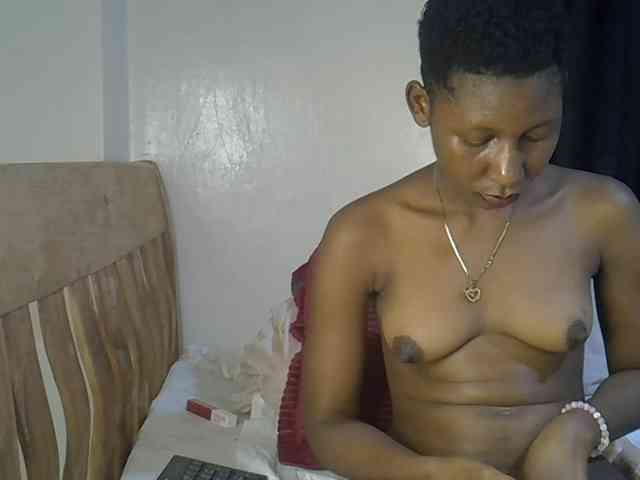 Prettysharlin webcam