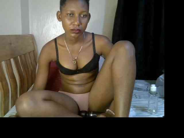 Prettysharlin webcam