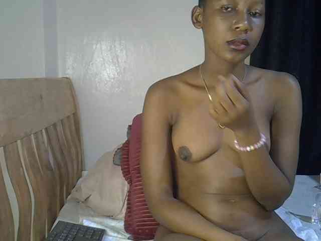 Prettysharlin webcam