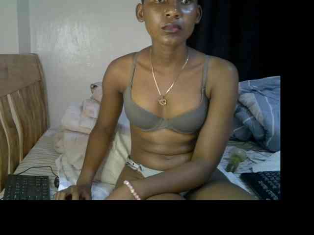 Prettysharlin webcam