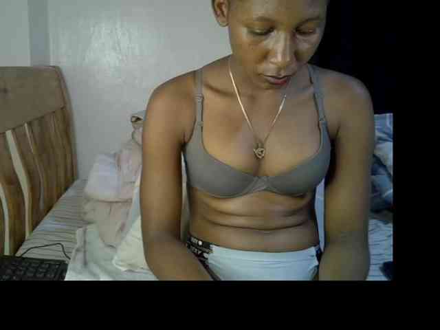 Prettysharlin webcam
