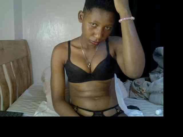 Prettysharlin webcam