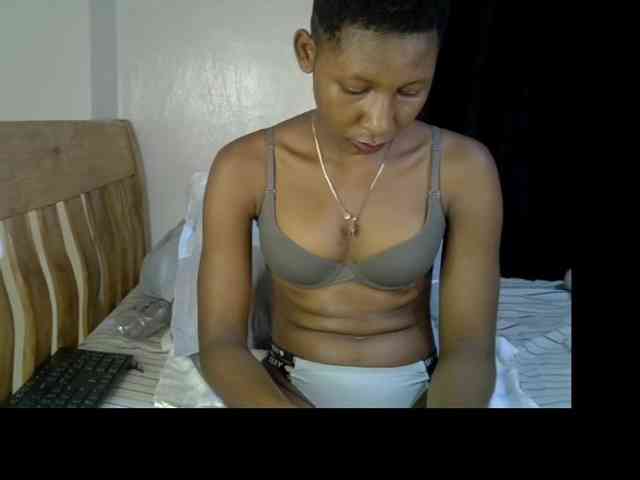 Prettysharlin webcam