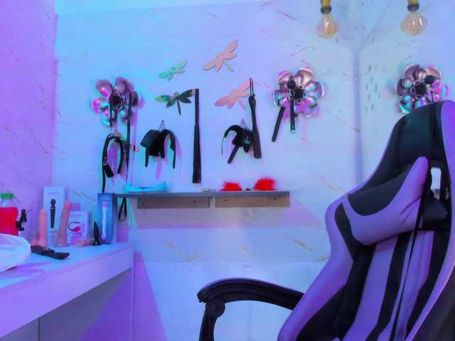 Natasha-Adams's BongaCams show and profile