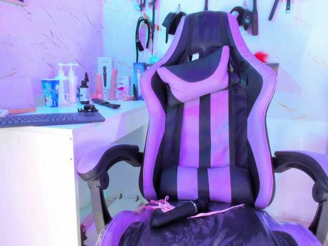 Natasha-Adams's BongaCams show and profile