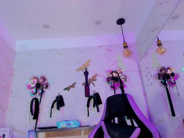 Natasha-Adams's BongaCams show and profile