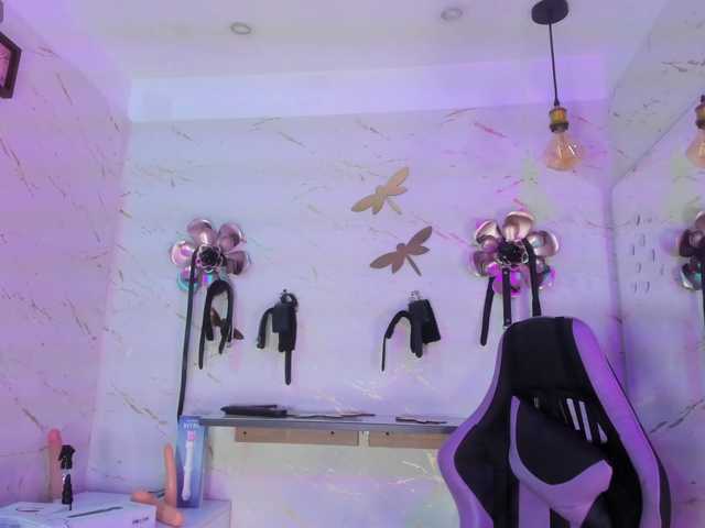 Natasha-Adams's BongaCams show and profile