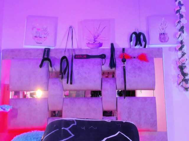 Natasha-Adams's BongaCams show and profile