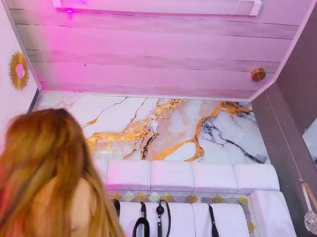 Natasha-Adams's BongaCams show and profile