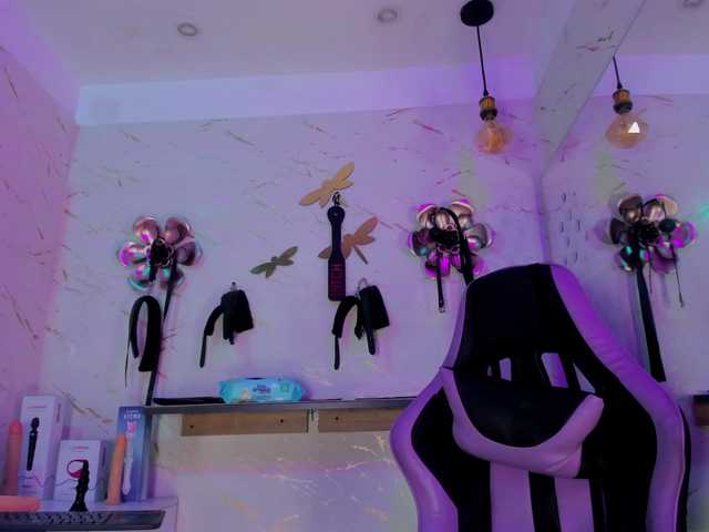 Natasha-Adams's BongaCams show and profile