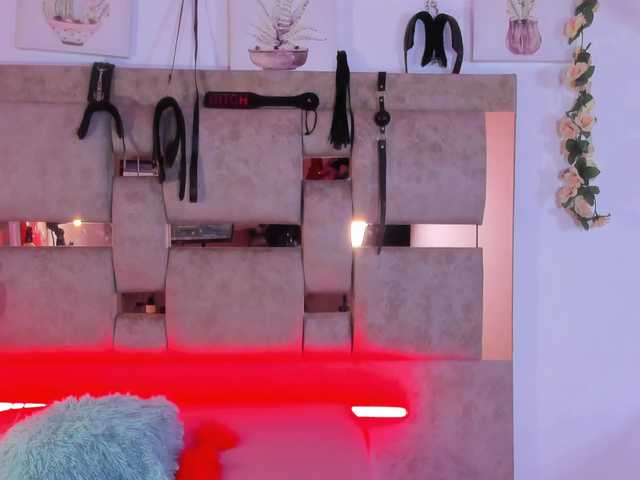 Natasha-Adams's BongaCams show and profile